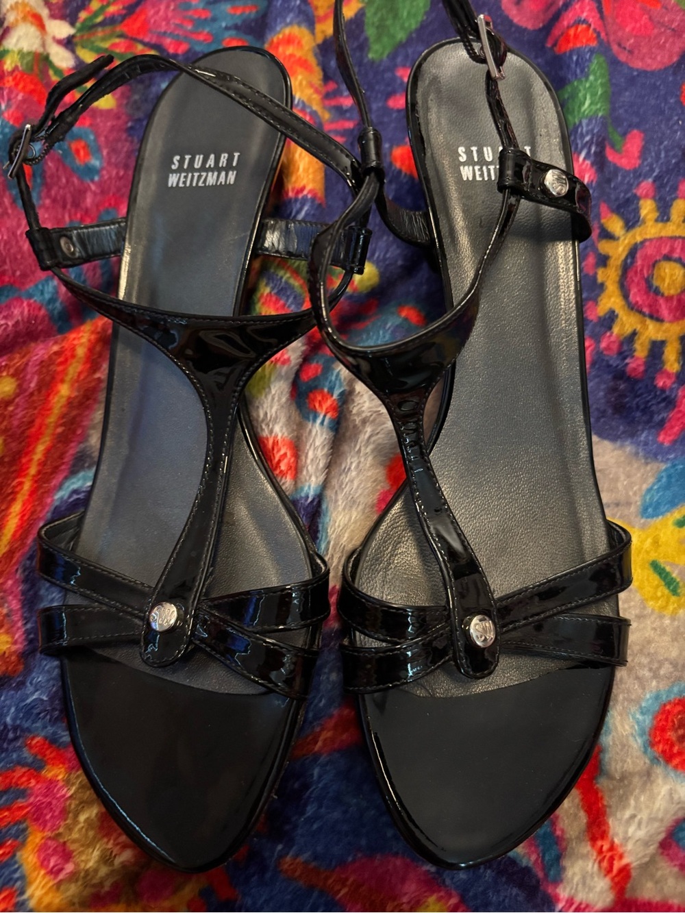 Stuart Weitzman Black Patent Leather T-Strap Kitten‎ Heals Size 8.5 A00521